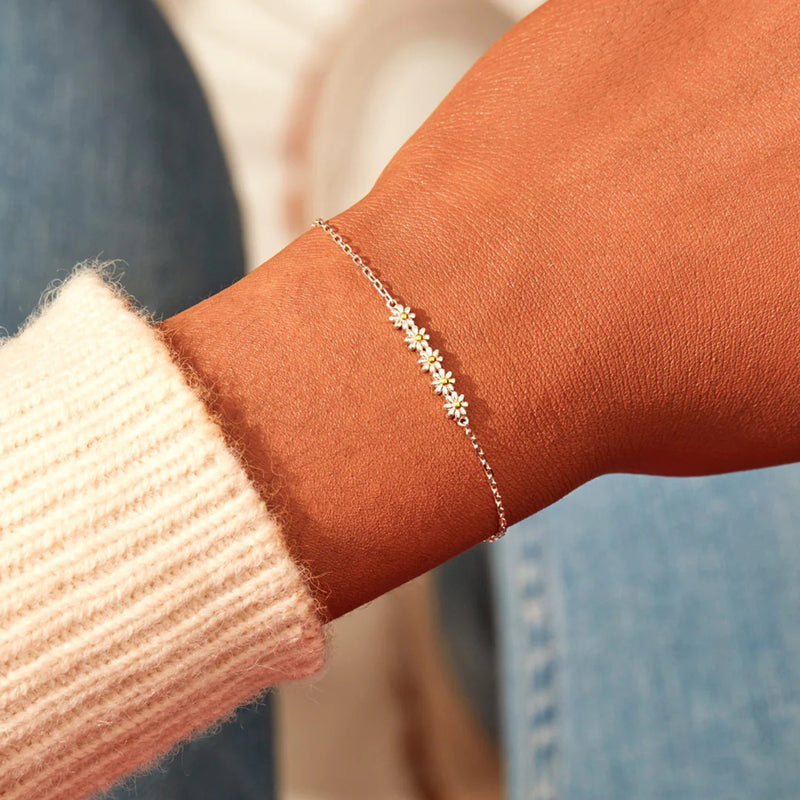 Daniella Daisy Shape Spring Ring Closure Bracelet